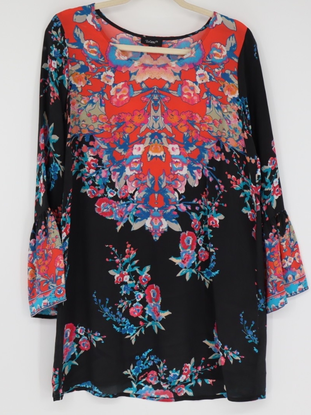 Tolani 100% Silk Floral Blouse Small Black Coral Blue Bell Sleeve Boho Artsy
